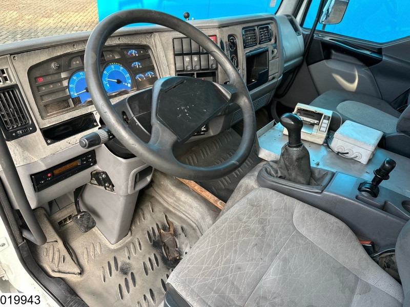 Renault Midlum 180 Euro 3, Manual, Fuel, 6180 Liters, 1 Comp - Tankwagen: das Bild 5 Renault Midlum 180 Euro 3, Manual, Fuel, 6180 Liters, 1 Comp - Tankwagen: das Bild 5