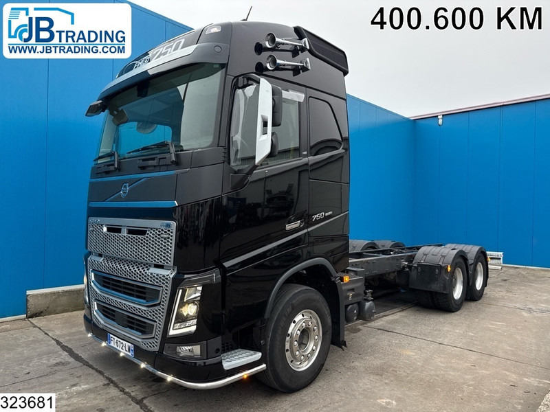 Volvo FH16 750 6X4, EURO 6, Retarder, PTO - Fahrgestell LKW: das Bild 1 Volvo FH16 750 6X4, EURO 6, Retarder, PTO - Fahrgestell LKW: das Bild 1