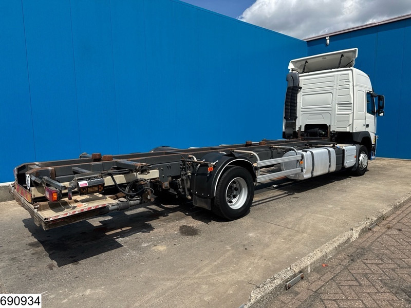 Volvo FM 330 EURO 6, BDF - Containerwagen/ Wechselfahrgestell LKW: das Bild 2 Volvo FM 330 EURO 6, BDF - Containerwagen/ Wechselfahrgestell LKW: das Bild 2