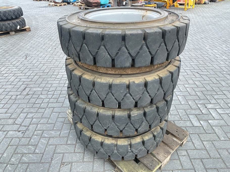 Athletik 10.00-20 - SOLID - Tire/Reifen/Band - Felgen und Reifen für Baumaschine: das Bild 2 Athletik 10.00-20 - SOLID - Tire/Reifen/Band - Felgen und Reifen für Baumaschine: das Bild 2