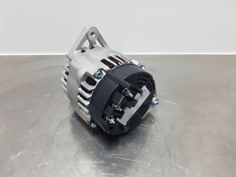Manitou 12V 80A - Alternator/Lichtmaschine/Dynamo - Motor für Baumaschine: das Bild 4 Manitou 12V 80A - Alternator/Lichtmaschine/Dynamo - Motor für Baumaschine: das Bild 4