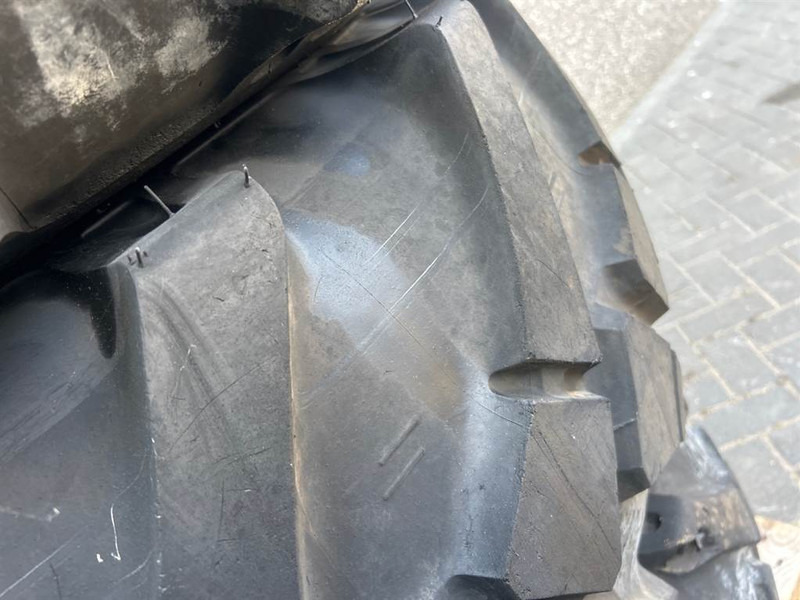 Manitou MRT2145-Mitas 18-19.5-Tire/Reifen/Band - Felgen und Reifen für Baumaschine: das Bild 4 Manitou MRT2145-Mitas 18-19.5-Tire/Reifen/Band - Felgen und Reifen für Baumaschine: das Bild 4