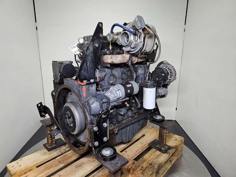 New Holland W110C-FPT F4HFE413J-Engine/Motor - Motor für Baumaschine: das Bild 5 New Holland W110C-FPT F4HFE413J-Engine/Motor - Motor für Baumaschine: das Bild 5