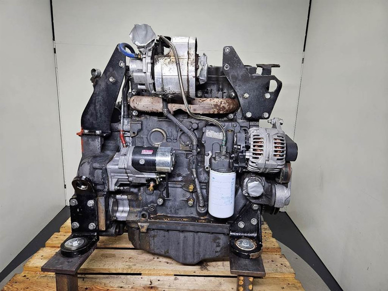 New Holland W110C-FPT F4HFE413J-Engine/Motor - Motor für Baumaschine: das Bild 4 New Holland W110C-FPT F4HFE413J-Engine/Motor - Motor für Baumaschine: das Bild 4