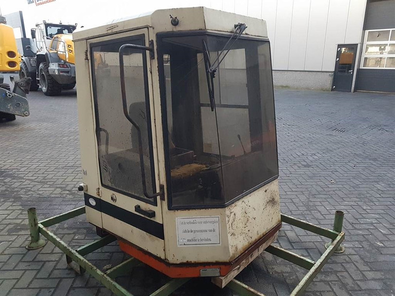 Schaeff SKL832-6336105100-Cabin/Kabine/Cabine - Fahrerhaus und Interieur für Baumaschine: das Bild 1 Schaeff SKL832-6336105100-Cabin/Kabine/Cabine - Fahrerhaus und Interieur für Baumaschine: das Bild 1