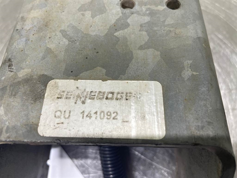 Sennebogen 835E-141092-Holder with Camera/Kamera - Fahrerhaus und Interieur für Baumaschine: das Bild 5 Sennebogen 835E-141092-Holder with Camera/Kamera - Fahrerhaus und Interieur für Baumaschine: das Bild 5