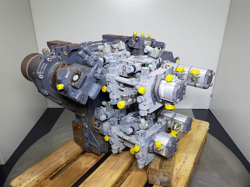 Vögele SUPER 1600/1603/1800/1803- 2031320 -Transmission - Getriebe für Baumaschine: das Bild 2 Vögele SUPER 1600/1603/1800/1803- 2031320 -Transmission - Getriebe für Baumaschine: das Bild 2
