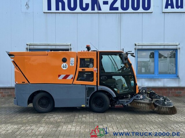 DULEVO 2000 3 Besen- 4x4Allrad- 4 Radlenkung - Kehrmaschine: das Bild 5 DULEVO 2000 3 Besen- 4x4Allrad- 4 Radlenkung - Kehrmaschine: das Bild 5