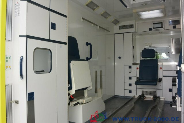 Mercedes-Benz Sprinter 516 CDI Intensiv- Rettung- Krankenwagen - Krankenwagen: das Bild 2 Mercedes-Benz Sprinter 516 CDI Intensiv- Rettung- Krankenwagen - Krankenwagen: das Bild 2