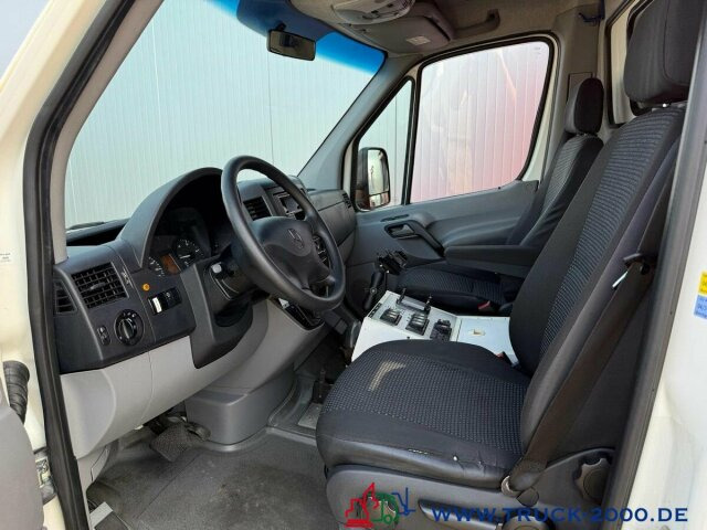 Mercedes-Benz Sprinter 516 Fahrtec RTW Luftfederung 1. Hand - Krankenwagen: das Bild 5 Mercedes-Benz Sprinter 516 Fahrtec RTW Luftfederung 1. Hand - Krankenwagen: das Bild 5