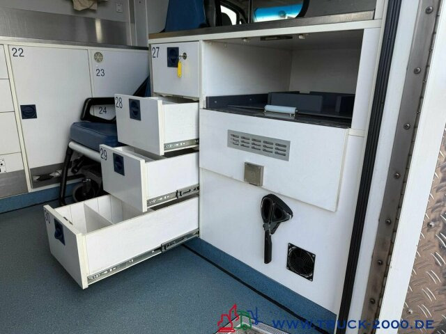Mercedes-Benz Sprinter 516 Fahrtec RTW Luftfederung 1. Hand - Krankenwagen: das Bild 3 Mercedes-Benz Sprinter 516 Fahrtec RTW Luftfederung 1. Hand - Krankenwagen: das Bild 3