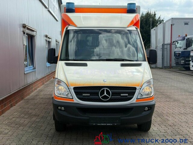 Mercedes-Benz Sprinter 516 Fahrtec RTW Luftfederung Retarder - Krankenwagen: das Bild 4 Mercedes-Benz Sprinter 516 Fahrtec RTW Luftfederung Retarder - Krankenwagen: das Bild 4
