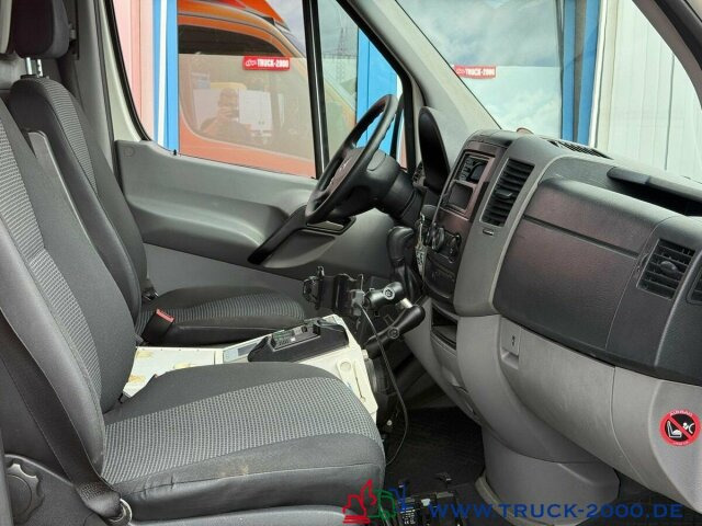Mercedes-Benz Sprinter 516 Fahrtec RTW Luftfederung Retarder - Krankenwagen: das Bild 5 Mercedes-Benz Sprinter 516 Fahrtec RTW Luftfederung Retarder - Krankenwagen: das Bild 5