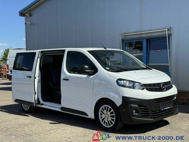 Opel Vivaro 9 Sitzer Klima vorne & hinten Navi + DAB - Kleinbus, Personentransporter: das Bild 4 Opel Vivaro 9 Sitzer Klima vorne & hinten Navi + DAB - Kleinbus, Personentransporter: das Bild 4