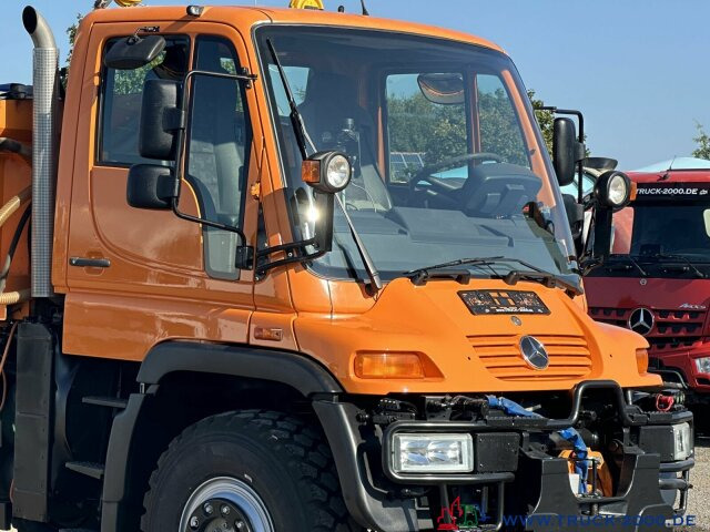 Schneeräumfahrzeug Unimog U400 Winterdienst Salzstreuer - *Schneeschild*: das Bild 11