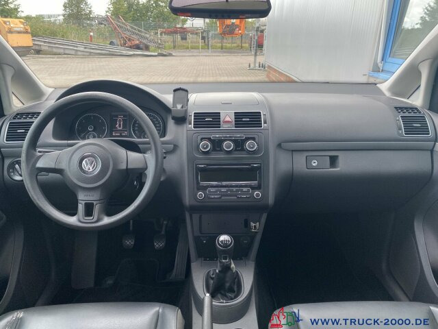 Volkswagen Touran 1.6 TDI BMT Trendline Styling/Sitzhzg./BC - PKW: das Bild 4 Volkswagen Touran 1.6 TDI BMT Trendline Styling/Sitzhzg./BC - PKW: das Bild 4