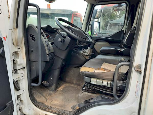 Renault MIDLUM 220 - Fahrgestell LKW: das Bild 3 Renault MIDLUM 220 - Fahrgestell LKW: das Bild 3