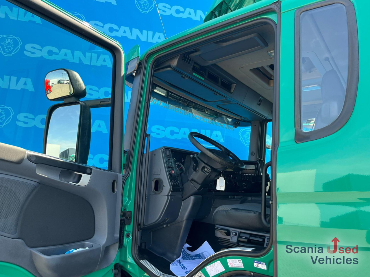 SCANIA P 320 DB6x2*4MNB RETARDER FULL AIR 8T TAIL LIFT 2T - Koffer LKW: das Bild 3 SCANIA P 320 DB6x2*4MNB RETARDER FULL AIR 8T TAIL LIFT 2T - Koffer LKW: das Bild 3