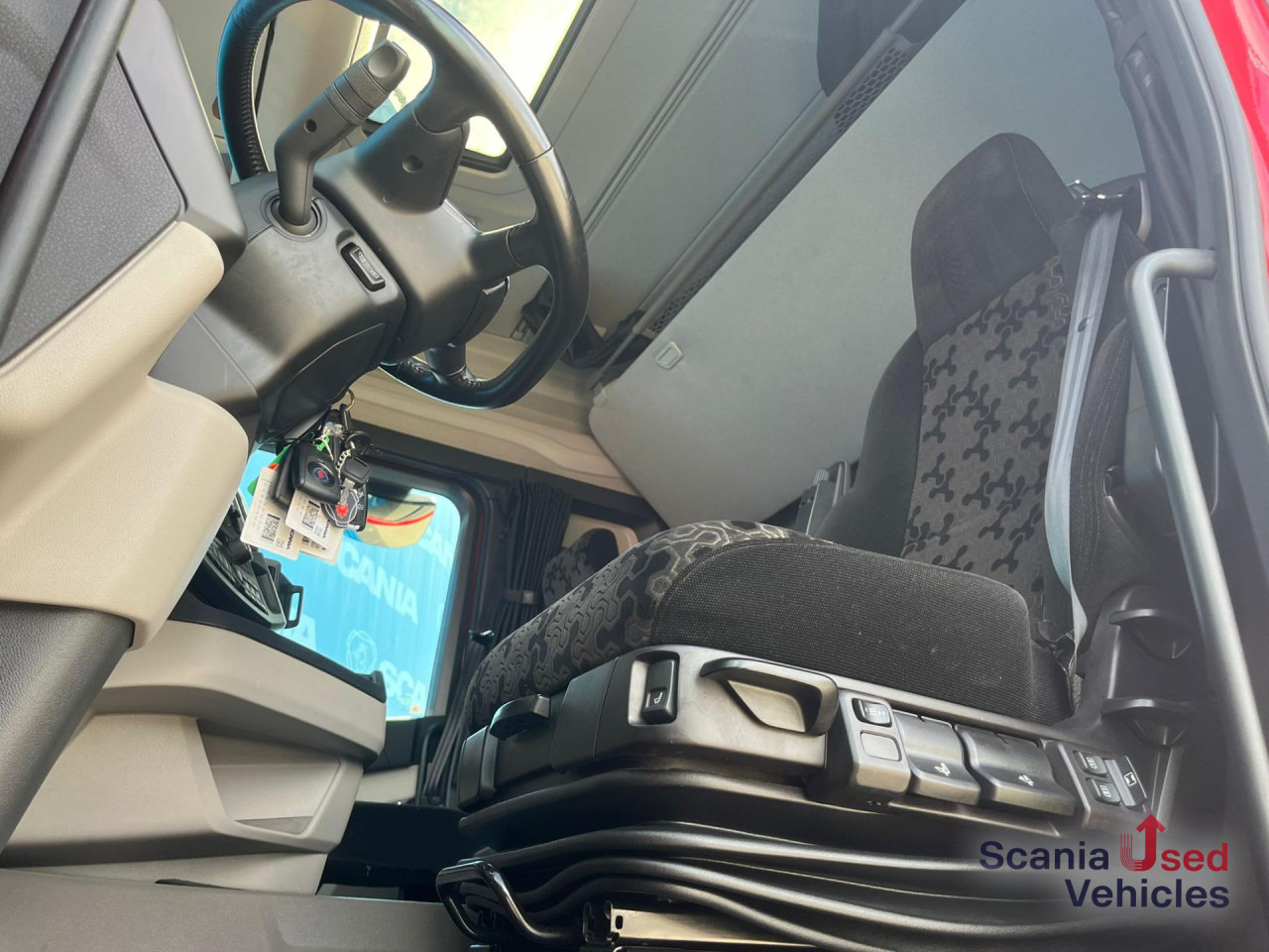 SCANIA R 410 A4x2NA RETARDER LED NAVI - Sattelzugmaschine: das Bild 2 SCANIA R 410 A4x2NA RETARDER LED NAVI - Sattelzugmaschine: das Bild 2