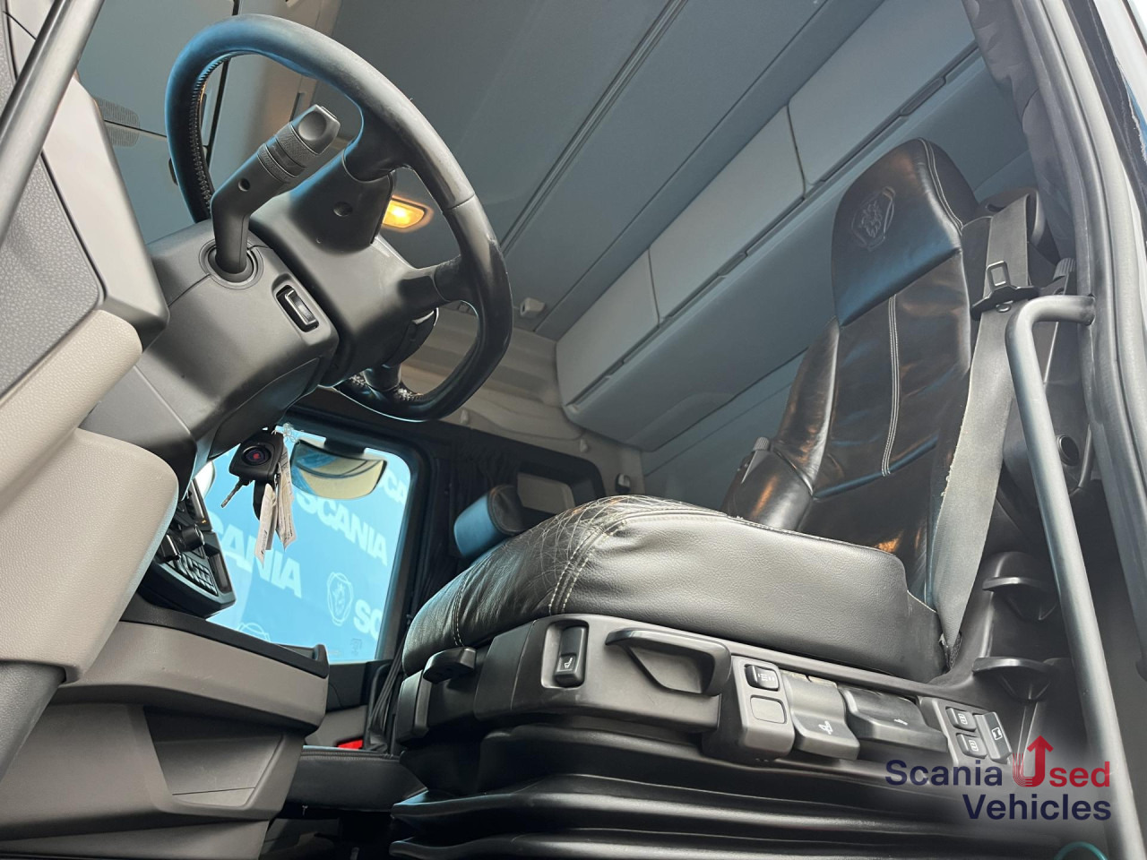 SCANIA R 450 A4x2NB DIFF-LOCK FULL AIR PTO PARK AIRCO - Sattelzugmaschine: das Bild 5 SCANIA R 450 A4x2NB DIFF-LOCK FULL AIR PTO PARK AIRCO - Sattelzugmaschine: das Bild 5