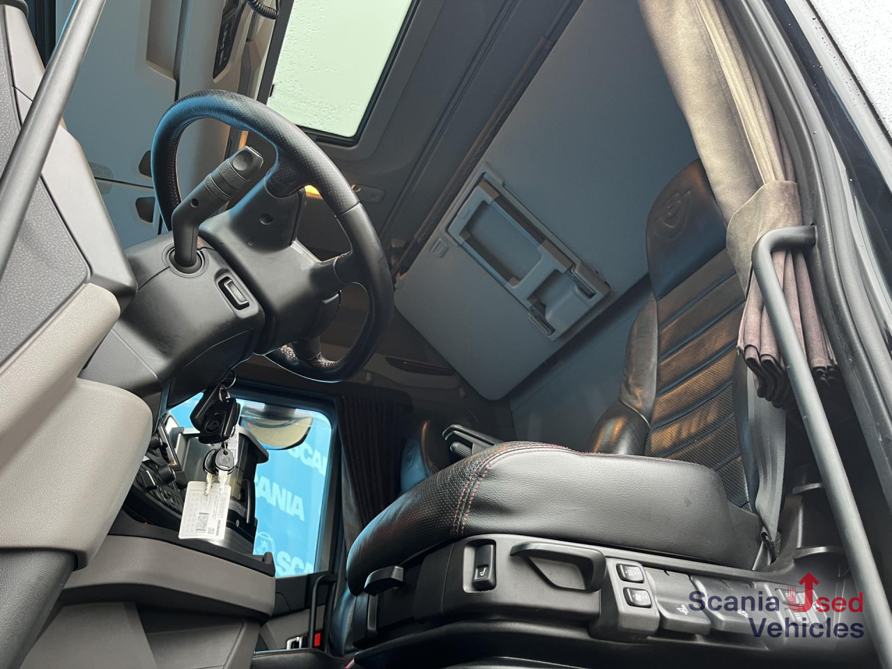 SCANIA S 520 A4x2NB V8 RETARDER DIFF-L FULL AIR 9T P-AIRC - Sattelzugmaschine: das Bild 2 SCANIA S 520 A4x2NB V8 RETARDER DIFF-L FULL AIR 9T P-AIRC - Sattelzugmaschine: das Bild 2