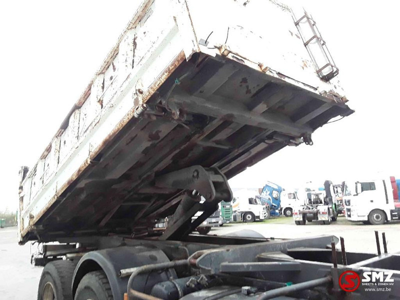 Kipper, Autokran Renault Kerax 420 6x4: das Bild 12
