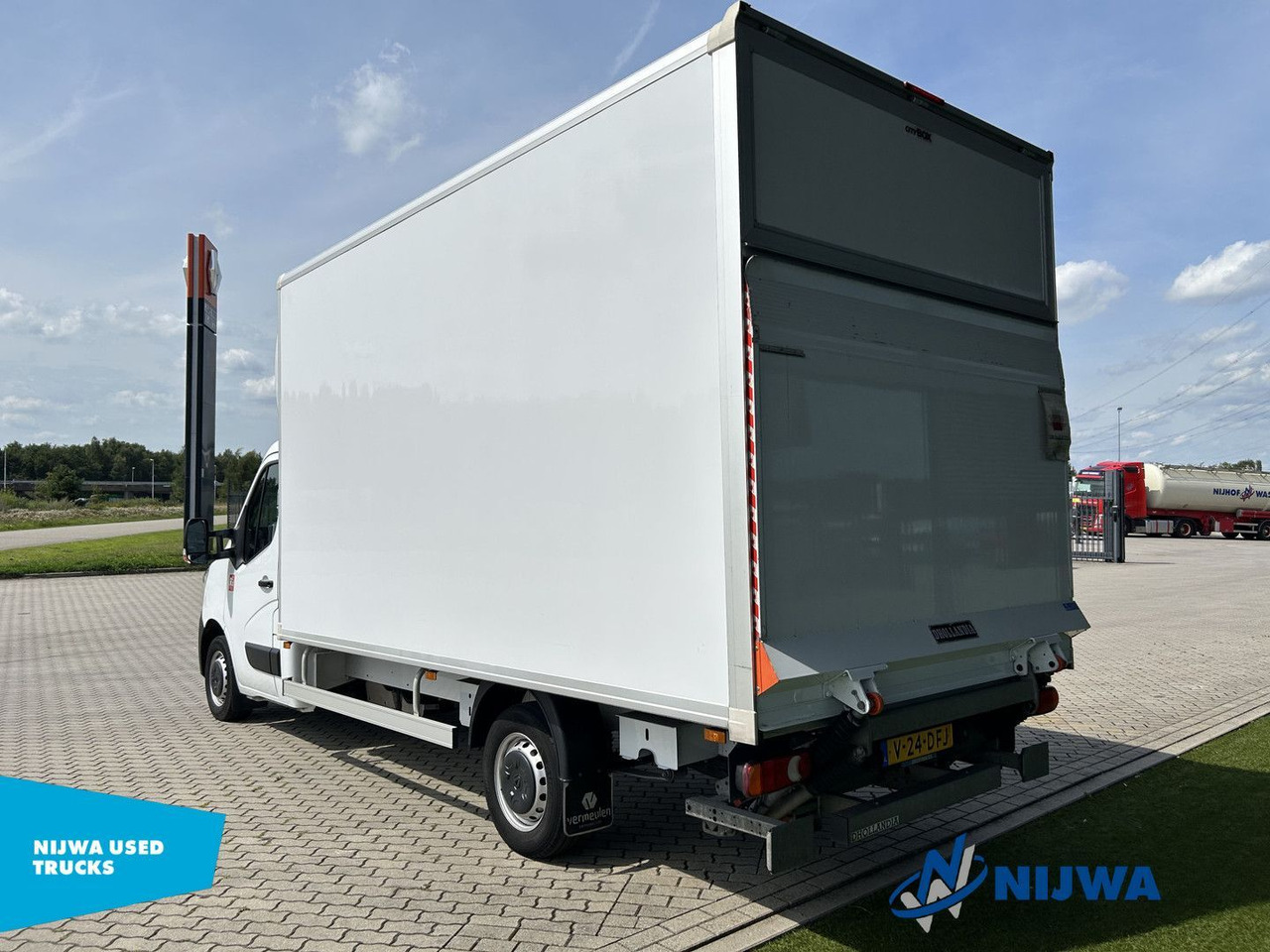 Renault Master T35 145 Laadklep + Zijdeur Kasten - Kastenwagen: das Bild 4 Renault Master T35 145 Laadklep + Zijdeur Kasten - Kastenwagen: das Bild 4