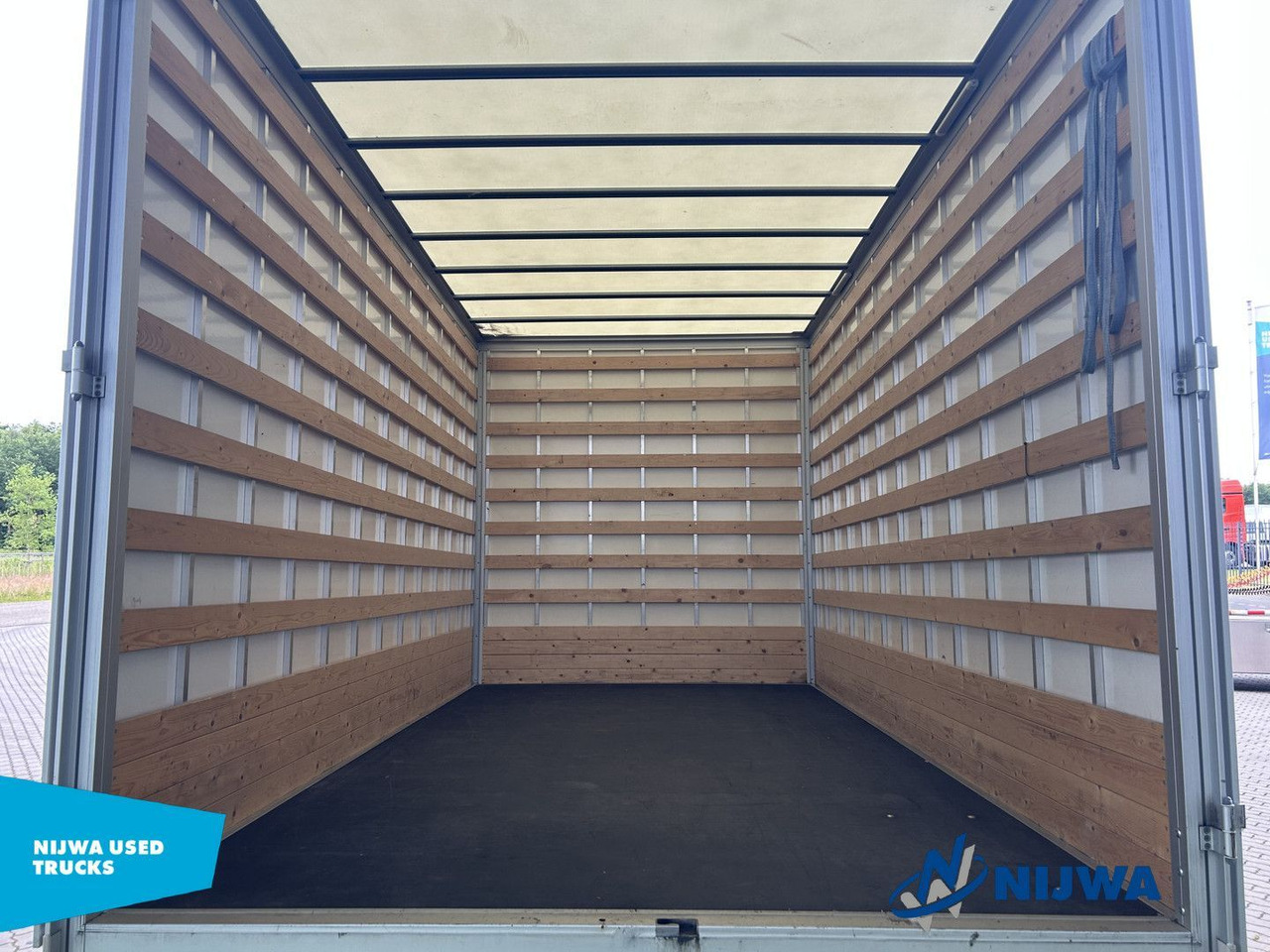 Fahrgestell LKW Renault Master T35 165 Navigatie + Achteruitrijcamera: das Bild 12