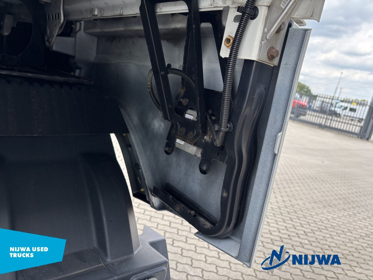 Sattelzugmaschine Volvo FH 460 6x2 Valid ADR + Midlift: das Bild 15