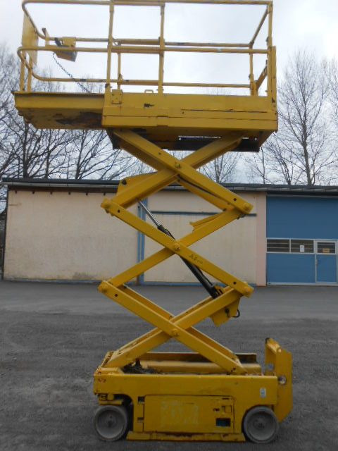 Genie GS 1530, Scherenarbeitsbühne Genie 6,6m - LKW mit Arbeitsbühne: das Bild 2 Genie GS 1530, Scherenarbeitsbühne Genie 6,6m - LKW mit Arbeitsbühne: das Bild 2