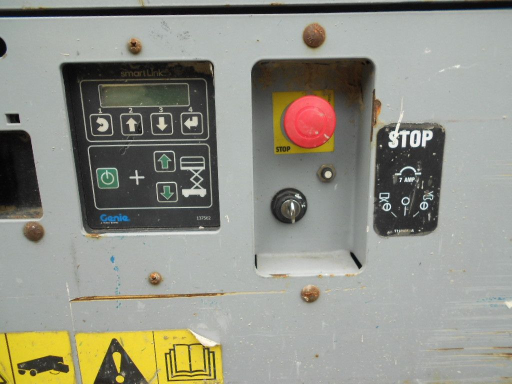 LKW mit Arbeitsbühne Genie GS 2646, Scherenarbeitsbühne Genie 9,9 m: das Bild 14