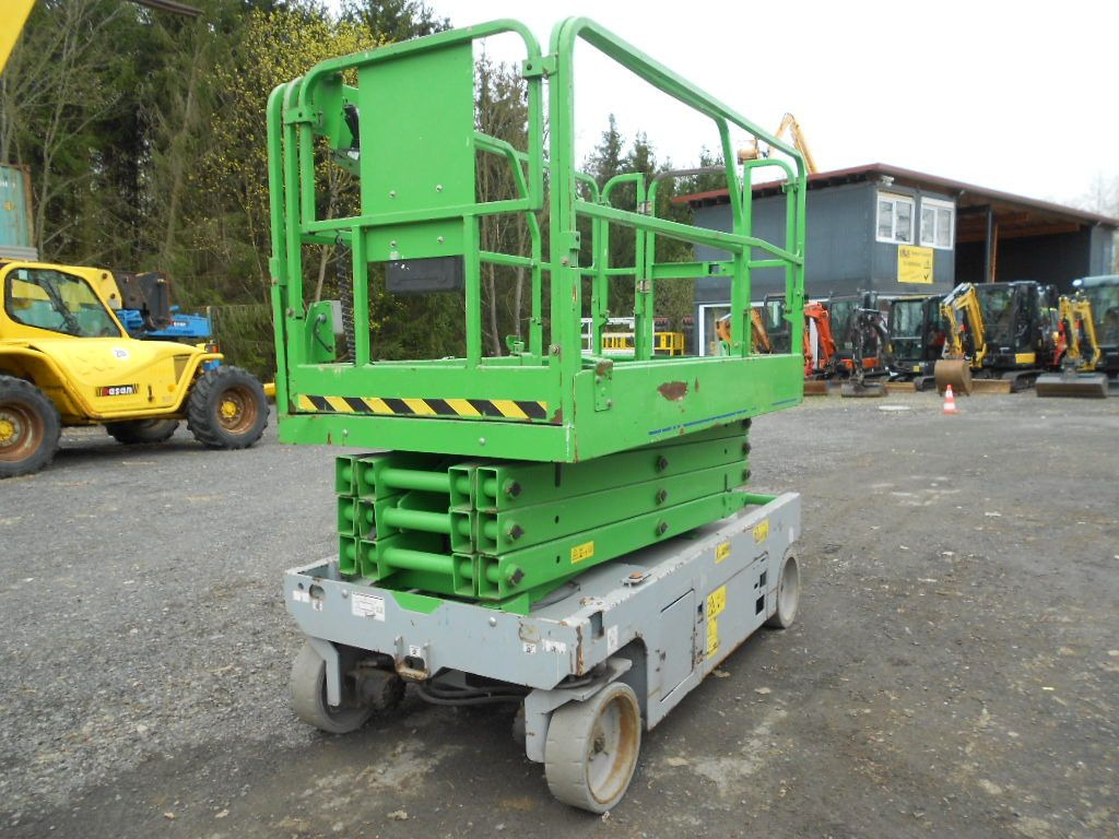 LKW mit Arbeitsbühne Genie GS 2646, Scherenarbeitsbühne Genie 9,9 m: das Bild 21