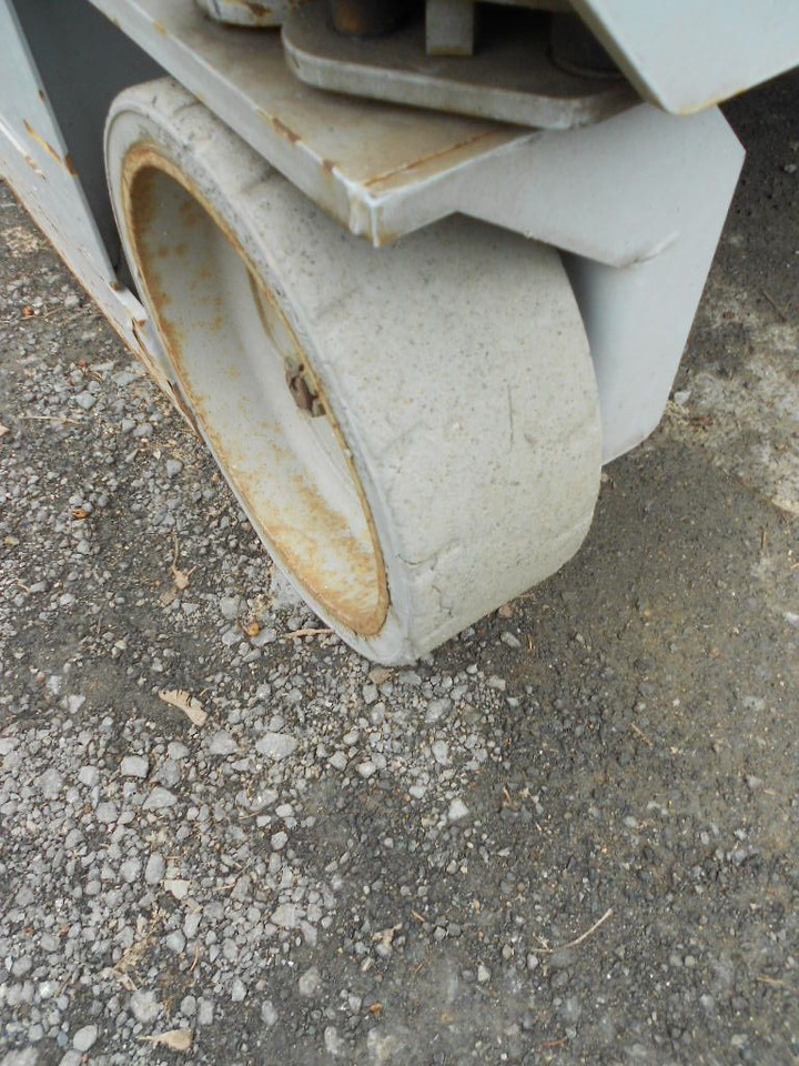 LKW mit Arbeitsbühne Genie GS 2646, Scherenarbeitsbühne Genie 9,9 m: das Bild 9