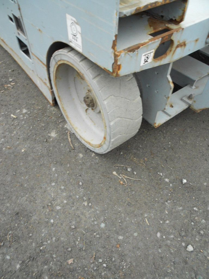 LKW mit Arbeitsbühne Genie GS 2646, Scherenarbeitsbühne Genie 9,9 m: das Bild 11