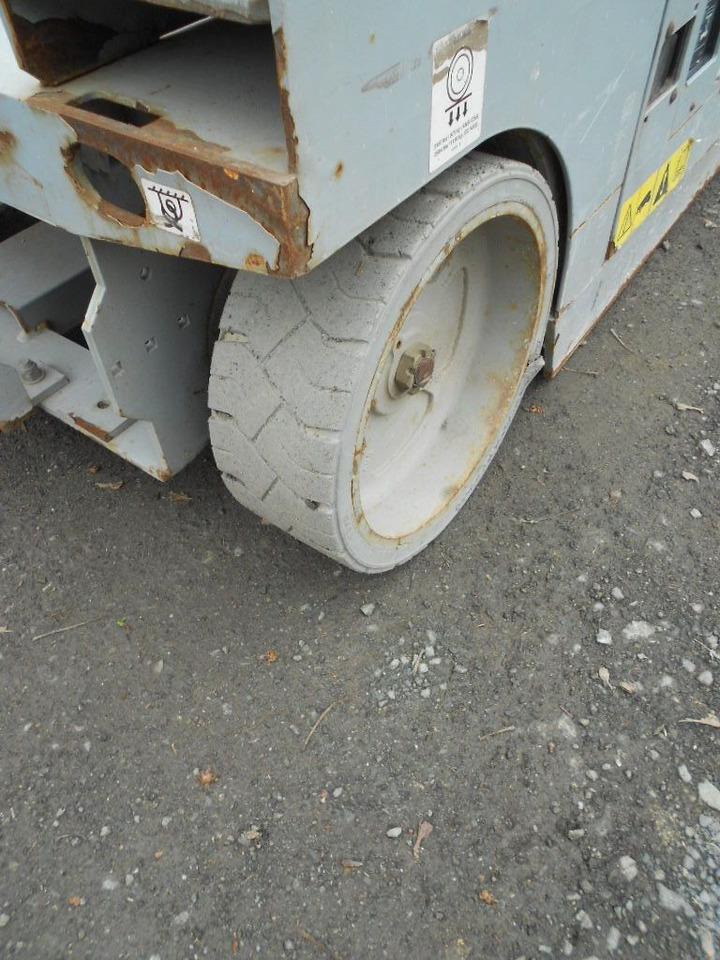 LKW mit Arbeitsbühne Genie GS 2646, Scherenarbeitsbühne Genie 9,9 m: das Bild 10