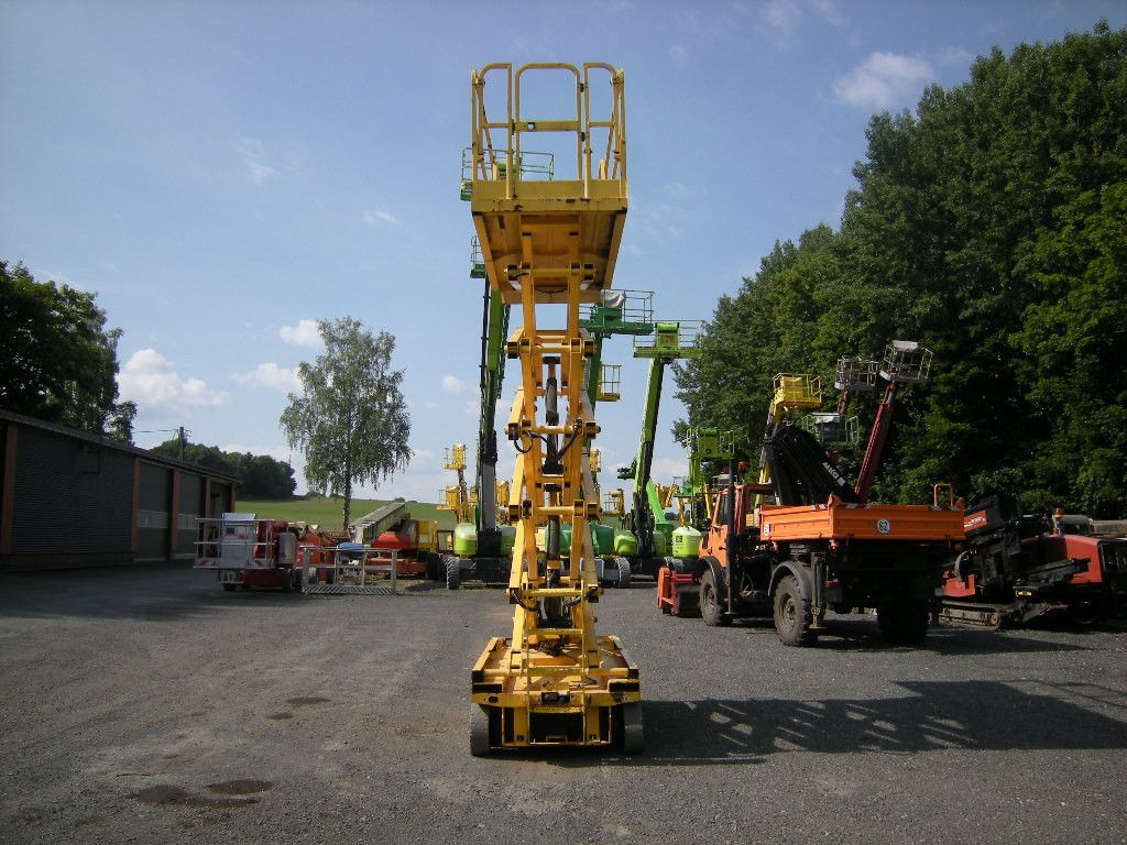 Genie GS 4047 Scherenarbeitsbühne Genie 14 m - LKW mit Arbeitsbühne: das Bild 3 Genie GS 4047 Scherenarbeitsbühne Genie 14 m - LKW mit Arbeitsbühne: das Bild 3