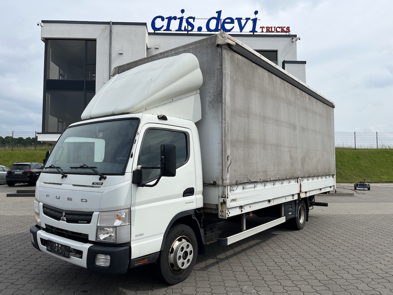 FUSO Canter 7C18 4x2 Ladebordwand Getriebeschaden - Planen Transporter: das Bild 1 FUSO Canter 7C18 4x2 Ladebordwand Getriebeschaden - Planen Transporter: das Bild 1