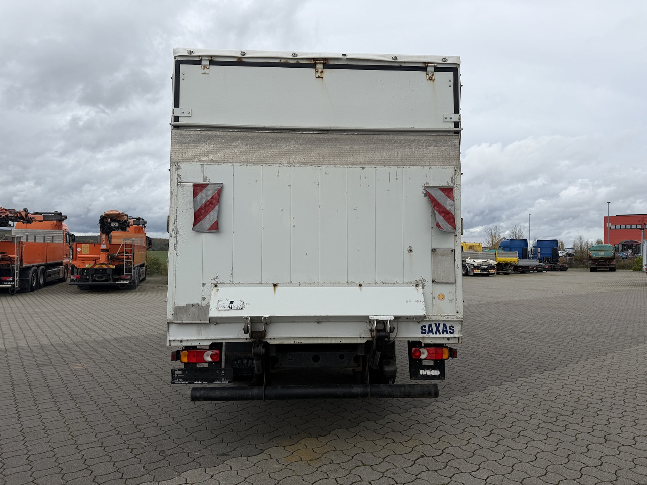 Iveco 75 E 180 4x2 LBW - Planen Transporter: das Bild 5 Iveco 75 E 180 4x2 LBW - Planen Transporter: das Bild 5