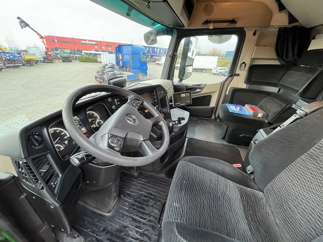 Mercedes-Benz Actros 2745 6x2 Gergen 21 70 Abrollkipper - Abrollkipper: das Bild 3 Mercedes-Benz Actros 2745 6x2 Gergen 21 70 Abrollkipper - Abrollkipper: das Bild 3