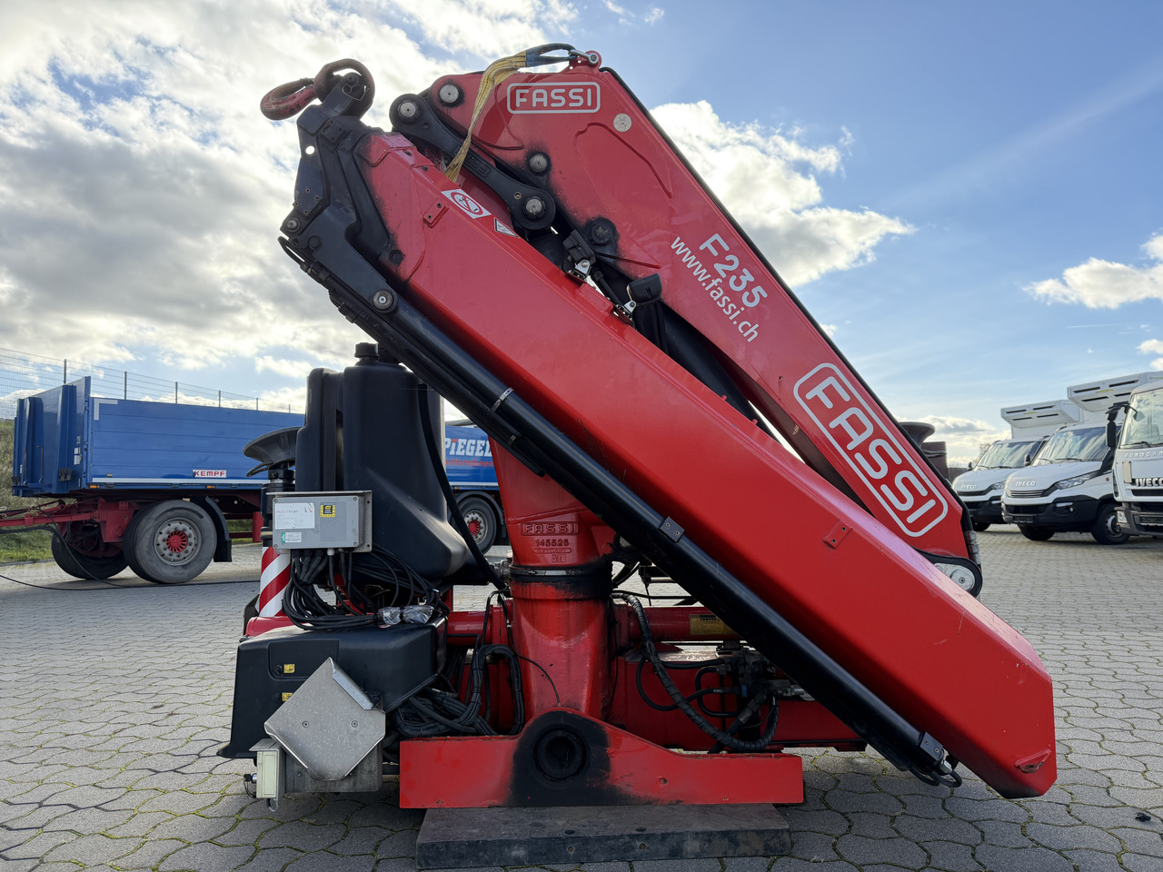 Palfinger FASSI F 235 A.2.23 Kran + Funk - Ladekran: das Bild 1 Palfinger FASSI F 235 A.2.23 Kran + Funk - Ladekran: das Bild 1