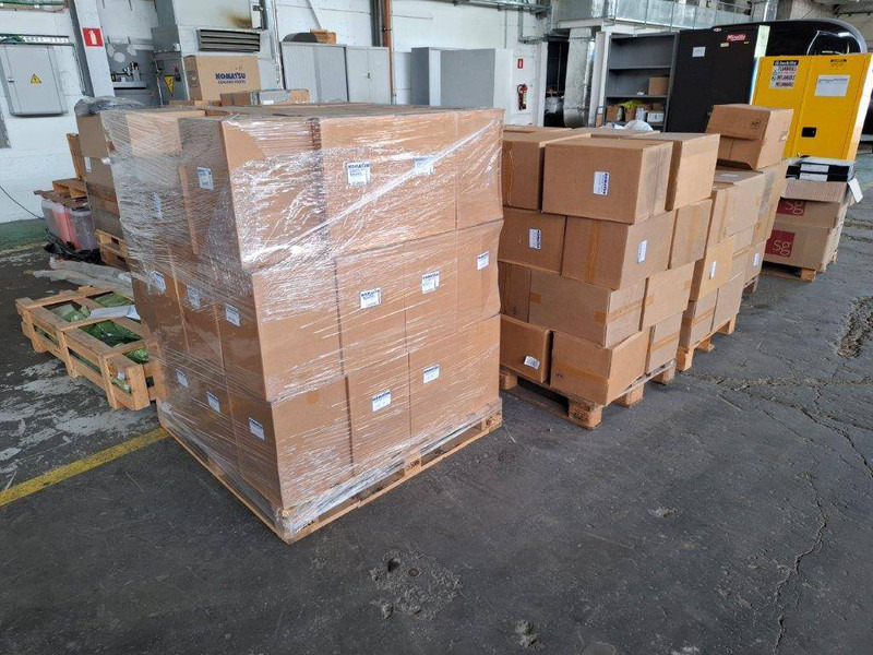 Komatsu 6125-81-7032 - Motor für Baumaschine: das Bild 2 Komatsu 6125-81-7032 - Motor für Baumaschine: das Bild 2