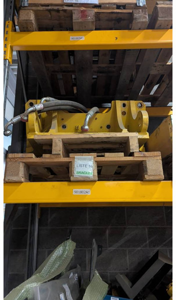 Komatsu D37PX-23 / -24 BRACKET - 11Y-21-41471 - Rahmen/ Chassis für Baumaschine: das Bild 1 Komatsu D37PX-23 / -24 BRACKET - 11Y-21-41471 - Rahmen/ Chassis für Baumaschine: das Bild 1