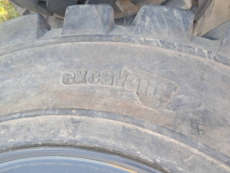 Trelleborg Excavator 10.00-20 SOLID (8 tyres) - Felgen und Reifen für Baumaschine: das Bild 4 Trelleborg Excavator 10.00-20 SOLID (8 tyres) - Felgen und Reifen für Baumaschine: das Bild 4
