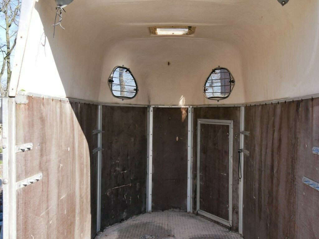 Holz Poly 2 Pferde Holz Poly 2 Pferde - Pferdeanhänger: das Bild 3 Holz Poly 2 Pferde Holz Poly 2 Pferde - Pferdeanhänger: das Bild 3