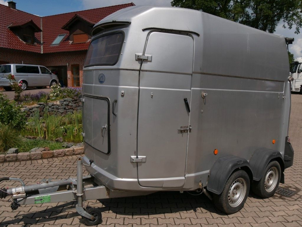 Westfalia Vollpoly 2 Pferde mit Sattelkammer - Pferdeanhänger: das Bild 1 Westfalia Vollpoly 2 Pferde mit Sattelkammer - Pferdeanhänger: das Bild 1