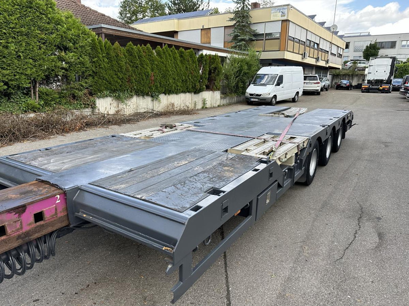 Broshuis Tele Semi Tieflader Luft 4.5 m auszieh u. 3 m verb Tele Semi Tieflader Luft 4.5 m auszieh u. 3 m verbreiterb. - Tieflader Auflieger: das Bild 5 Broshuis Tele Semi Tieflader Luft 4.5 m auszieh u. 3 m verb Tele Semi Tieflader Luft 4.5 m auszieh u. 3 m verbreiterb. - Tieflader Auflieger: das Bild 5