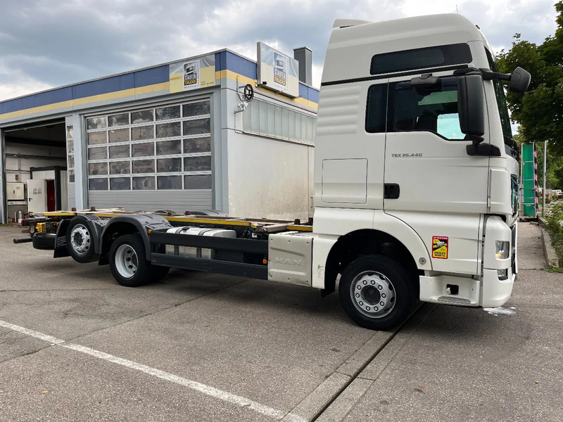 MAN 440 FLL BDF 6x2 Volum WANTEC Mulltiw.Lenkachse E6 - Containerwagen/ Wechselfahrgestell LKW: das Bild 2 MAN 440 FLL BDF 6x2 Volum WANTEC Mulltiw.Lenkachse E6 - Containerwagen/ Wechselfahrgestell LKW: das Bild 2