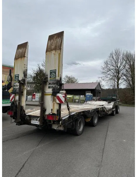 Müller-Mitteltal T4 4-Achs Tieflader Radmulden luftgefedert T4 4-Achs Tieflader Radmulden luftgefedert - Tieflader Anhänger: das Bild 4 Müller-Mitteltal T4 4-Achs Tieflader Radmulden luftgefedert T4 4-Achs Tieflader Radmulden luftgefedert - Tieflader Anhänger: das Bild 4