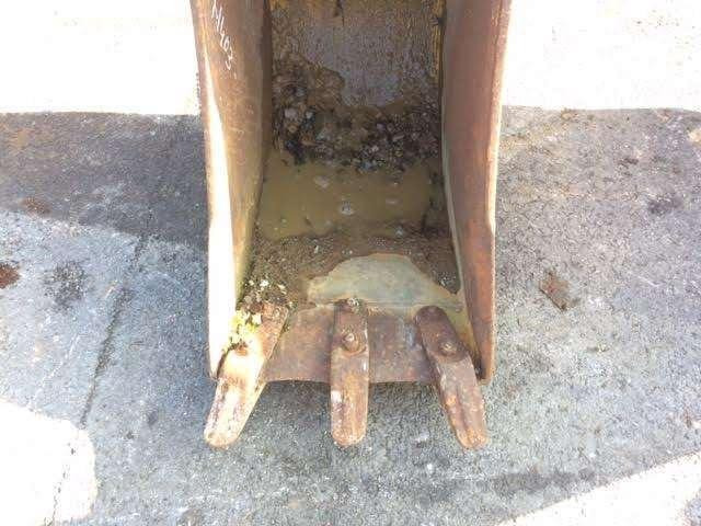 CATERPILLAR 430mm - type tractopelle - Baggerschaufel: das Bild 2 CATERPILLAR 430mm - type tractopelle - Baggerschaufel: das Bild 2