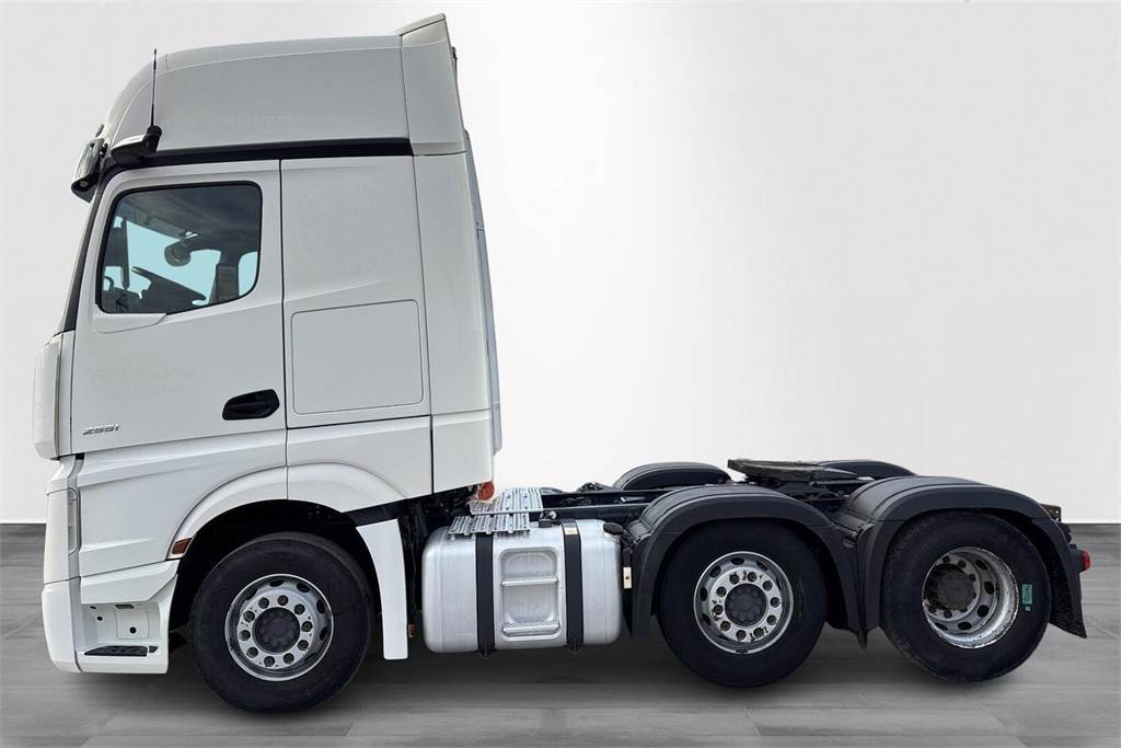 Sattelzugmaschine Mercedes-Benz ACTROS 5 2551 LS 6x2: das Bild 8